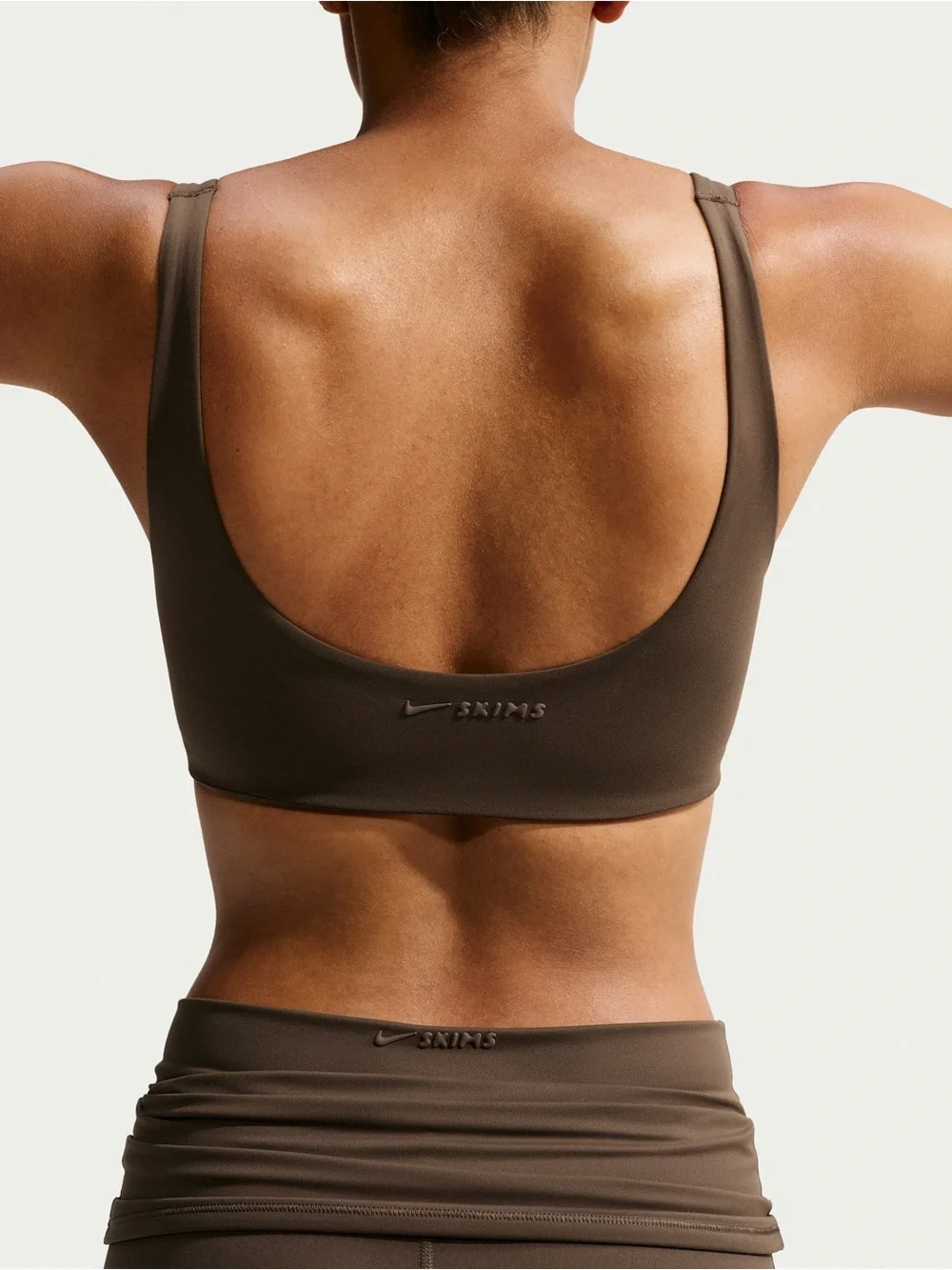NIKE X SKIMS (G15) Matte Scoop Neck bra | Color Dark Sepia | Size 2X - Picture 2 of 9